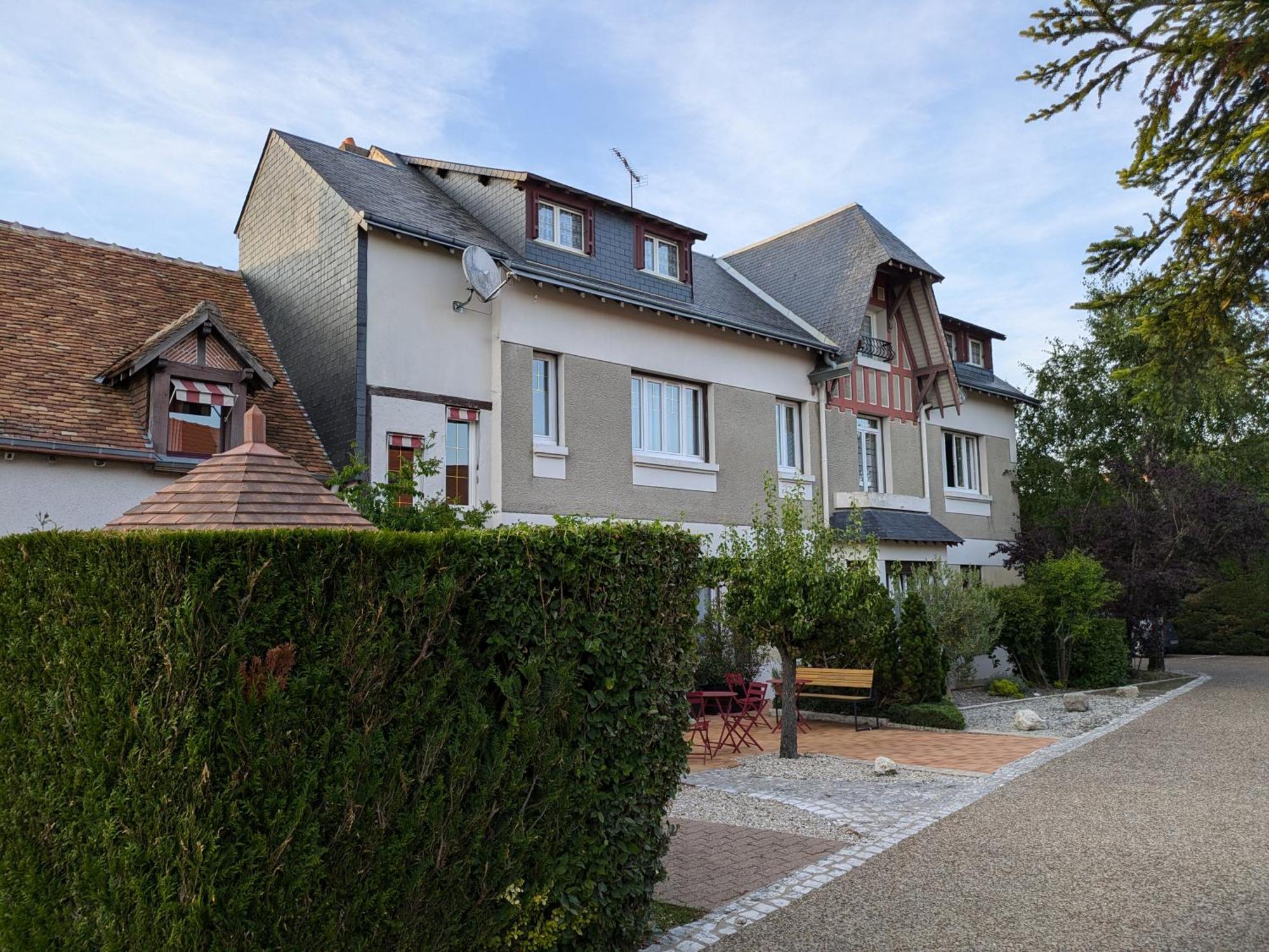 Logis Hotel Le Saint Florent Mont-près-Chambord Kültér fotó